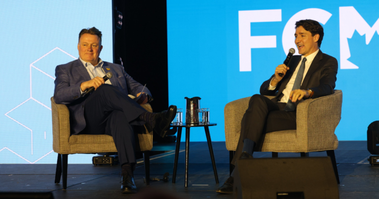 Trudeau booed by municipal leaders over false carbon tax rebates claim