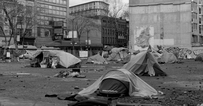 Government data shows Canadians left poorer after explosive inflation