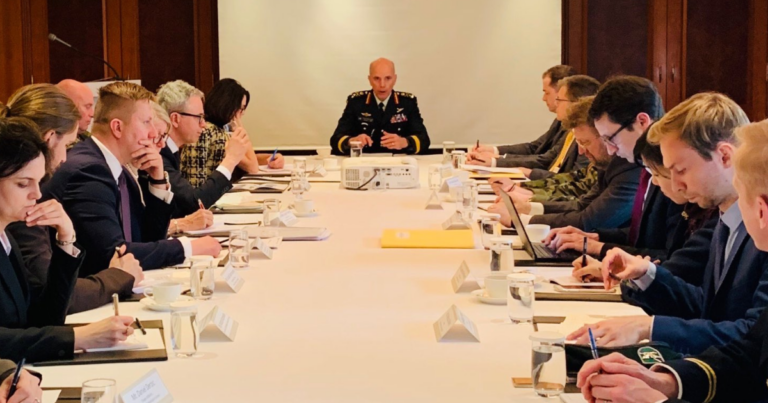 Top general says Canadians should stop being “naive” about global threats