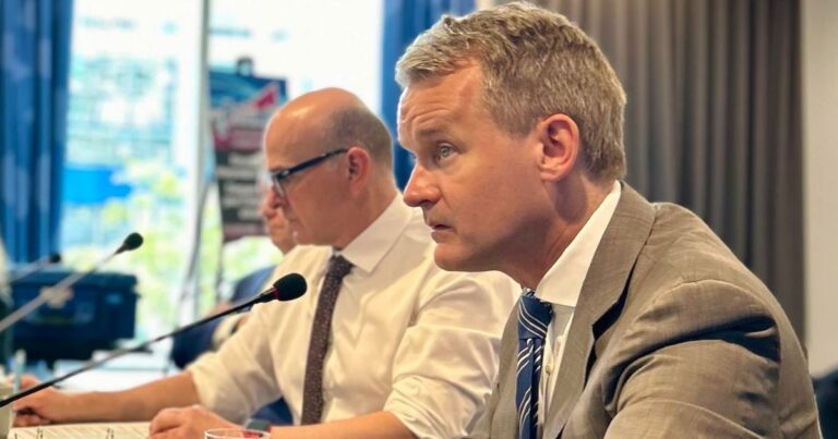 Seamus O’Regan to resign from cabinet, will not seek re-election