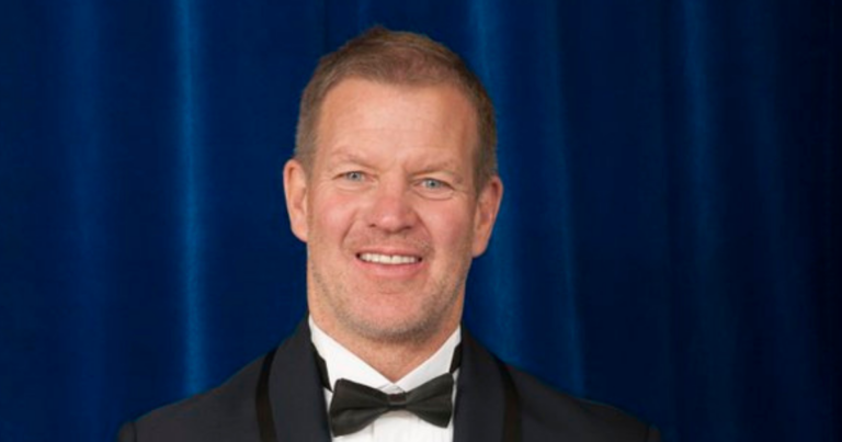 Lululemon founder places third anti-BC NDP sign  after continued vandalism