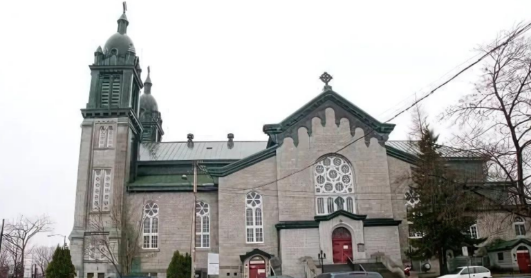 Historic Trois-Rivieres Catholic Church burned in Quebec