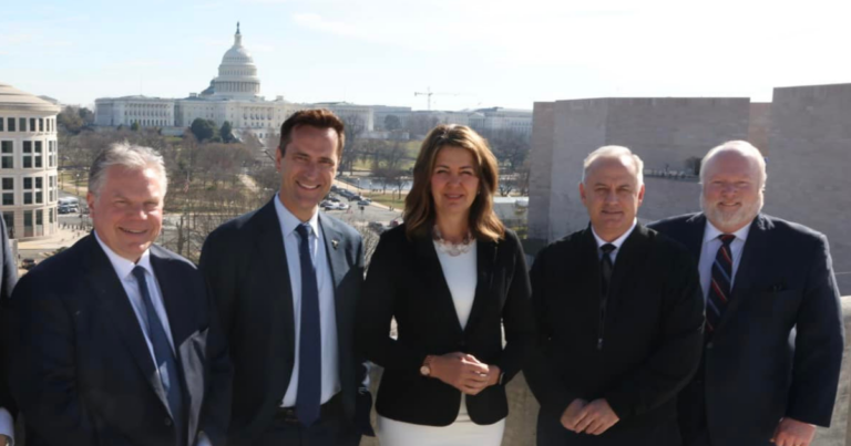 Danielle Smith to attend Trump Inauguration in person