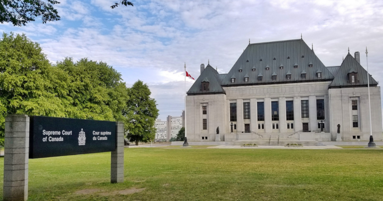 Anti-lockdown doctor asks Supreme Court to overturn college-imposed “cautions”