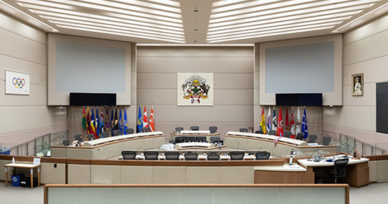 Calgary councillors propose pay freeze after recent hike, Gondek to present own motion