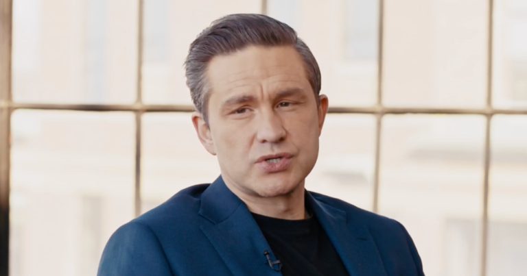 Poilievre hints at likely cabinet ministers in Jordan Peterson interview